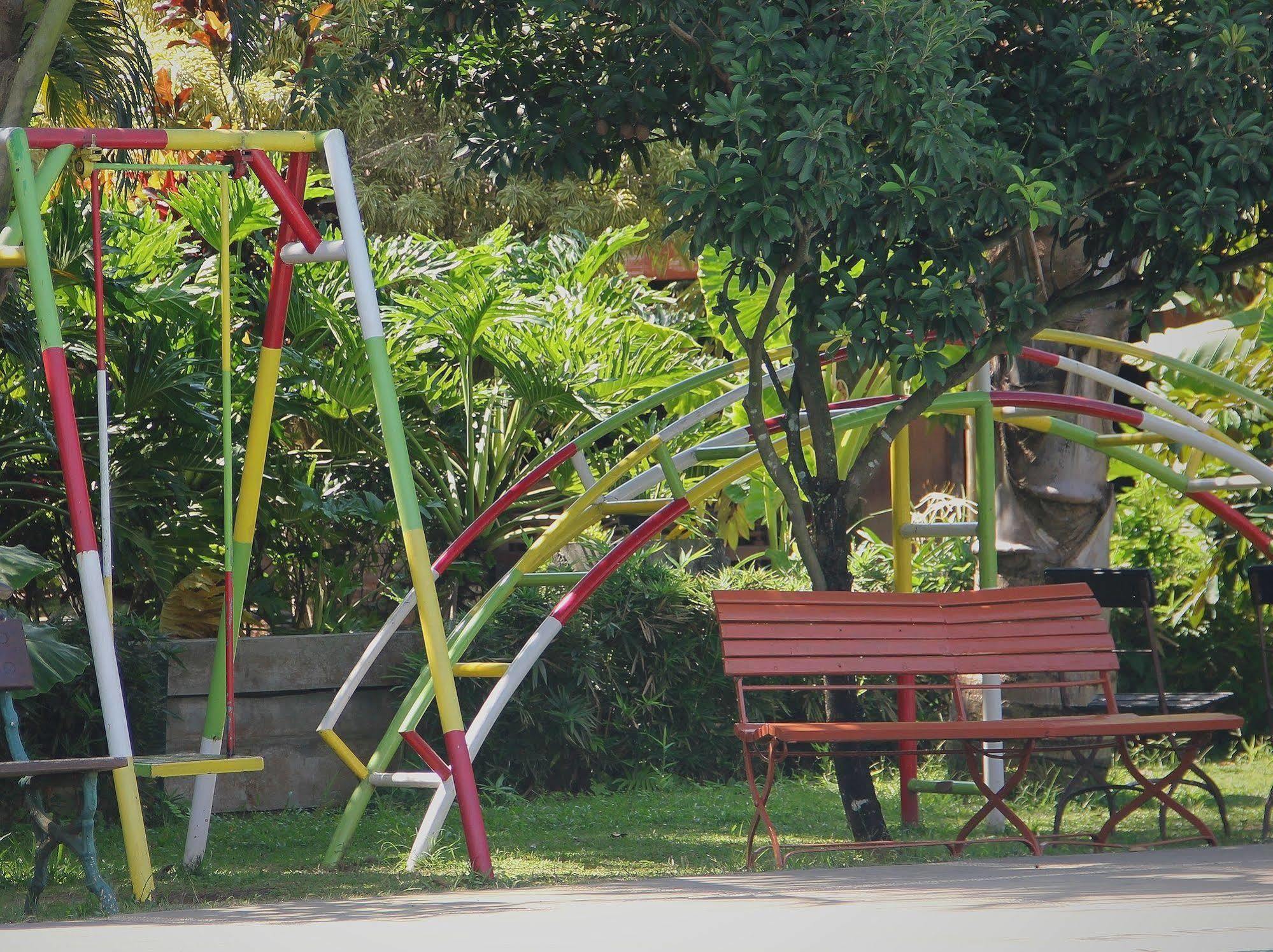 Melva Balemong Hotel Ungaran Exterior photo